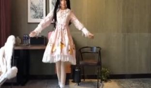 ｛最新网曝事件｝B站很火的舞蹈区双马尾可爱美少女