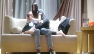 排骨哥微信约操99年娇小漂亮小美女啪啪~洗完鸳鸯