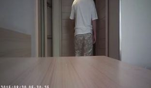 小青年网聊了一位服装店短发丰满熟女老板娘约出来打