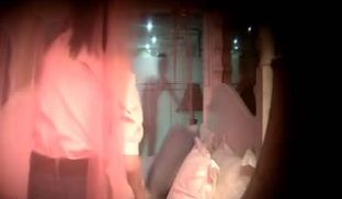 馒头穴大粉胸漂亮妹子跟男友酒店开房啪啪，男友舔穴