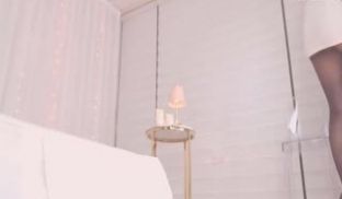 [韩国] 爹爹都只想看我的大奶，那我今天就不露脸