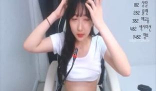 [韩国] 窝在纯白的角落做坏坏的事情！正妹主播的