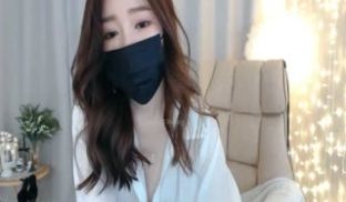 [韩国] 电眼主播脱衣玩穴！找爹爹们一起来看我玩