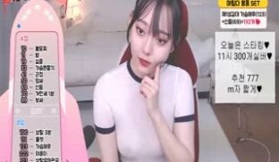 [韩国] 没贴胸贴~奶头直接出来见客！