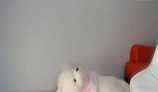 [韩国] 肉色丝袜下的欲望小逼~但目光都被大奶吸