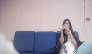 《鸭哥探花》约了个性感大屁股白衣妹子，骑在身上摸