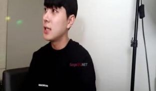 [韩国] 年轻情侣热烈亲吻温柔揉奶好有爱