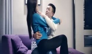 和欧阳娜娜神似的校花妹子为了赚零花，下海兼职约啪