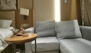 搏命演出！黄先生高价约外围妹子，发现妹妹有臭味袭