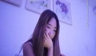学院派女大生私下接色按赚零花钱～客人不断用手嘴并