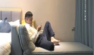 甜姐儿脱衣后有着魔鬼身材，小哥哥射了还回味无穷！