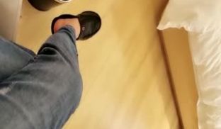 《屌哥全国探花》年轻大学生缺钱～在床上真是卖力