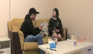 下海赚零用钱的兼职大学生，被中年大叔的肉棒插得爽