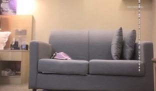 眼镜小哥体力好，激战173长发金发妹！最后戴套射