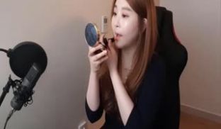 [韩国] 最后直好跪下来舔你的新鲜鲍鱼!!