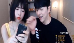 [韩国] 帅小哥喜欢舔美乳～妹子发挥母爱让小哥舔