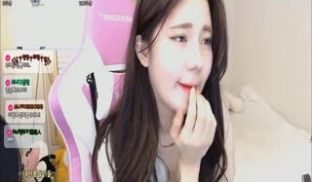 [韩国] 长发主播的心灵鸡汤，爹爹抢着看主播脱~