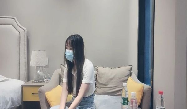 凌晨两点场 18岁外围 学生妹兼职 防疫意识真是
