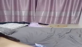 天然无毛白虎逼逼漂亮妹子黑丝女仆装第二部新买震动
