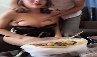姐夫不要姐姐要回来了，混血大奶网红精彩演绎吃了加
