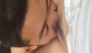 喜欢自拍操逼过程的大学美女假期特意约男友宾馆体验