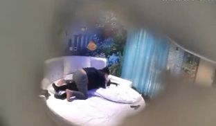 偷拍6声音很嗲的长发美女啪啪时不配合说：不要,你