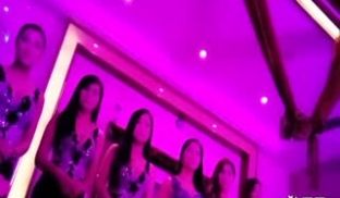 东莞选秀好妹子都被挑走只能找本地妹子挑战黑丝艳舞