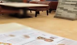 【精品福利】高颜值气质女神美女和情人在饭店吃到一