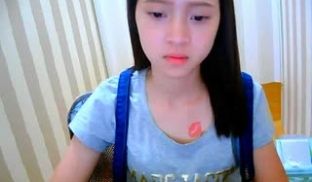 某直播平台人气女王清纯小妹直播自摸福利秀