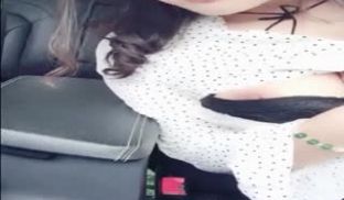 手机直播大白奶子漂亮妹子户外车内玩咪咪再去宾馆洗