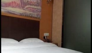 性感漂亮的短发外围美女酒店服务时脾气有点大不是很
