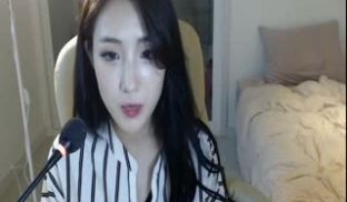 绝色女神级美女主播极致艳舞，看脸蛋就要被迷死了太