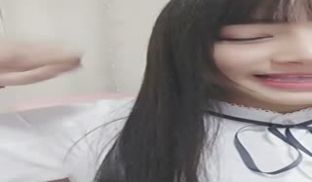 纯情少女骨子里骚为了生活直播挣外快露脸激情一多自