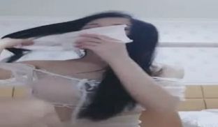 高颜值身材苗条长发美女主播第十四季 床上自摸道具