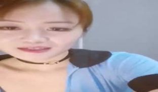 高颜值美女主播性感制服黑丝网袜钢管舞诱惑大秀