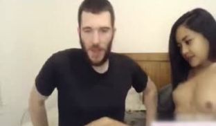 颜值身材超正的亚裔主播与长屌男友口交上位啪啪 (