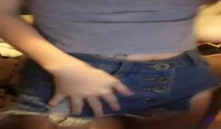 臺湾大奶美女主播现场直播漏奶漏逼自慰大秀
