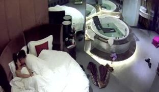 酒店水滴摄像头偷拍眼镜小胖和女友啪啪胖哥这小鸡鸡