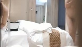 酒店交了个上门小姐~妹子长得挺不错~活也好。