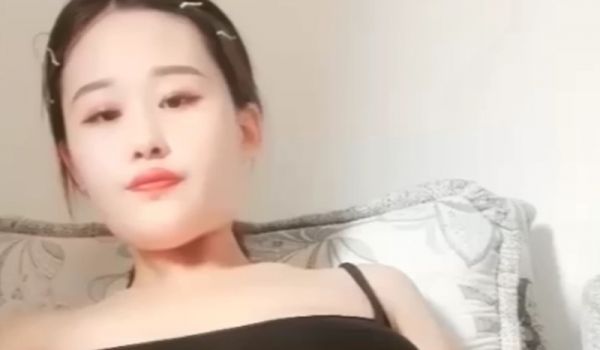 长腿御姐粉穴自摸诱惑