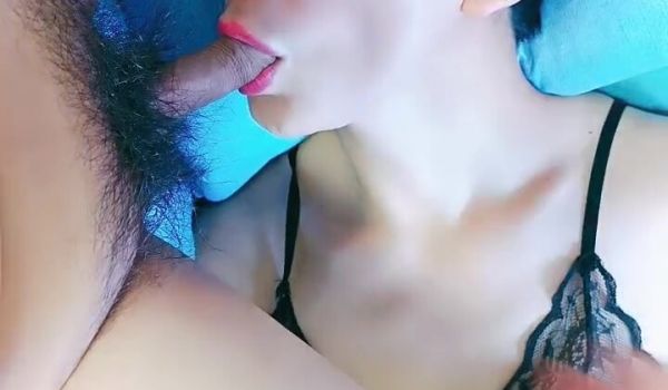 黑丝韵味美少妇露脸会计舌头挑逗大屌，清晰拍摄外阴