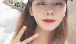 Stripchat西安巨乳素人女友「Yiyiya