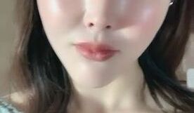 今日刚播，极品美腿非常淫荡，掰开多毛骚逼，洞洞清