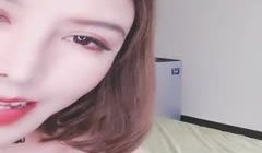 红色吊带兔女郎网红妹子黑丝自慰诱惑!!