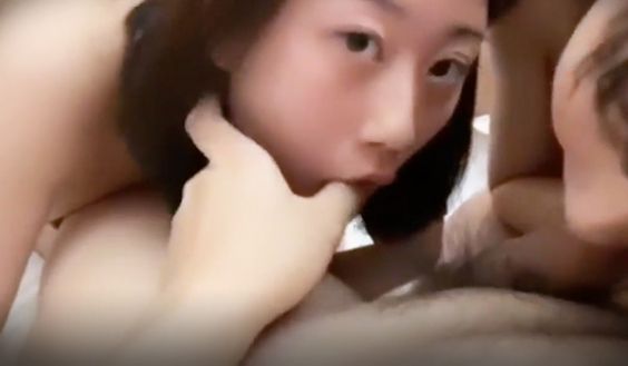 『venusbabe』姊妹丼的诱惑 舌头运用得很
