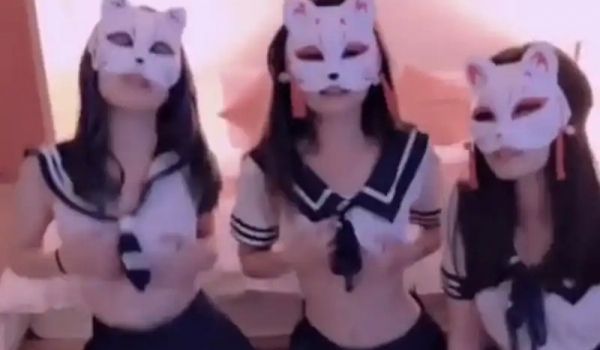 【swag】痴女学生妹们轮骑汁男