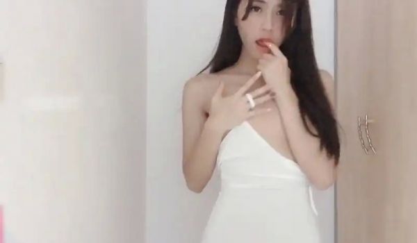 【swag】纯白泳装感性脱衣挑逗