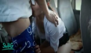 清纯美丽理财专员被出租车司机按倒强行车震 呻吟声