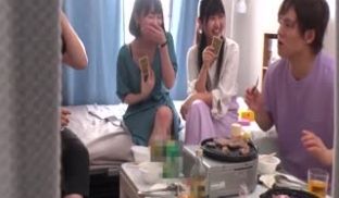 烤肉派对 自宅饮酒会的国王游戏 生插乱交 须崎美