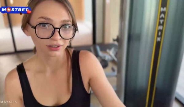 Cute Fitness Trainer Gir
